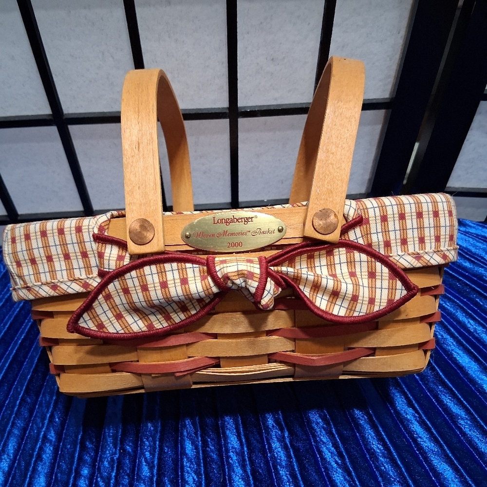 Longaberger Basket with Plaid Liner and Bow